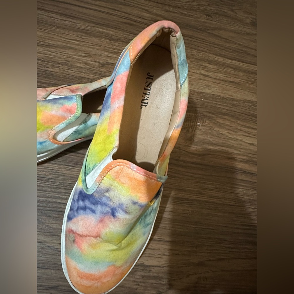 Women’s tye dye slip on